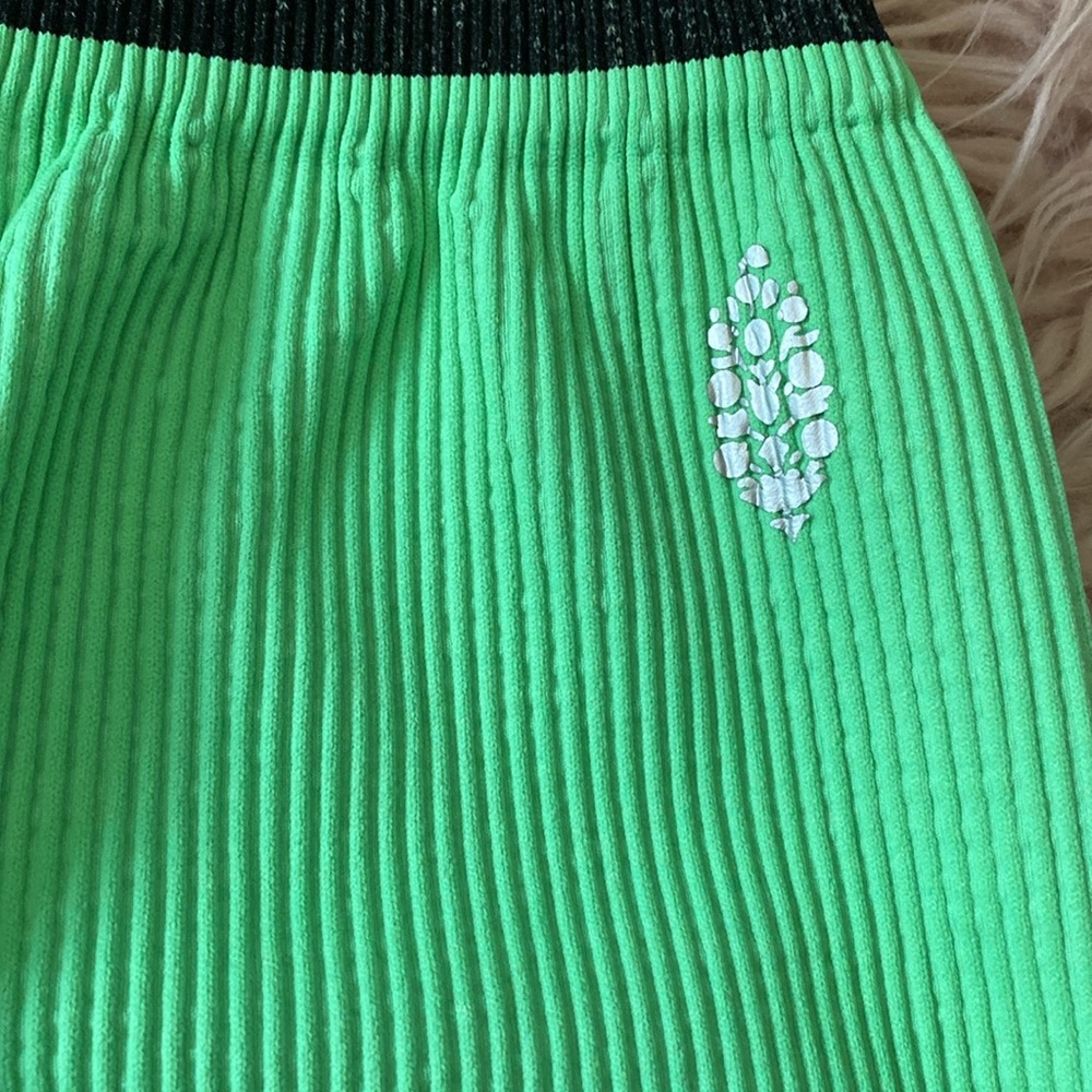 NWT Free People Movement Seamless Shorts Size M/L - Picture 3 of 10